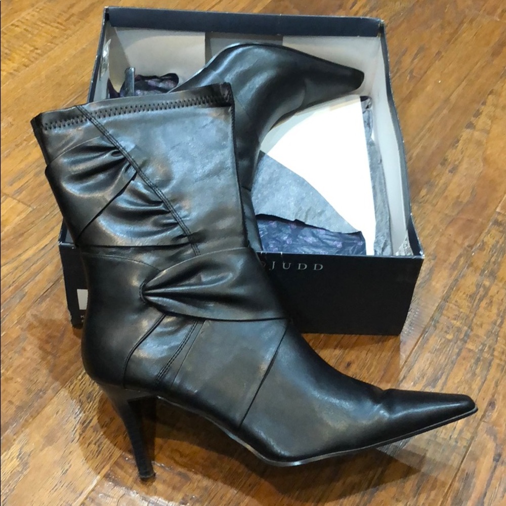 Ashley Judd boots